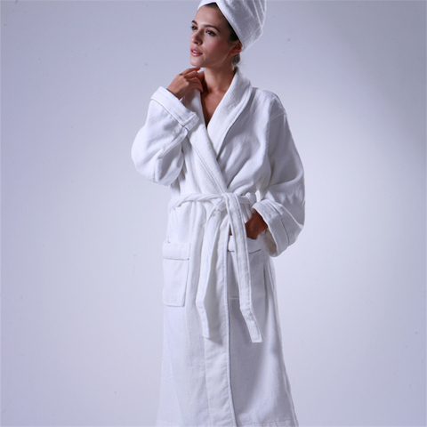 Vente en gros de robes de spa en velours léger de conception moderne pour les femmes